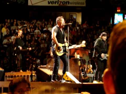 Profilový obrázek - Springsteen - Higher and Higher - The Spectrum October 20, 2009