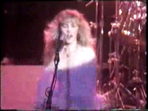Profilový obrázek - Stevie Nicks - Gold and Braid 1981 Live
