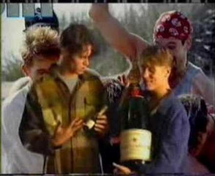Profilový obrázek - Take That- Howard Donald & Mark Owen Funny Champagne Bottle