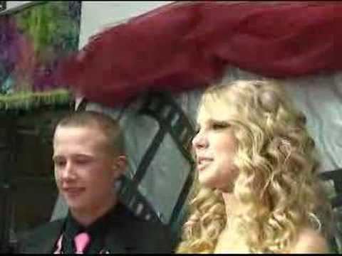 Profilový obrázek - Taylor Swift at Hillcrest Prom
