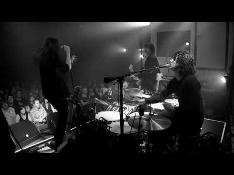Profilový obrázek - The Dead Weather - "Hustle and Cuss" (Live from Third Man Records)