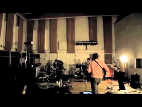 Profilový obrázek - The Kooks - Is It Me (Live From Abbey Road)