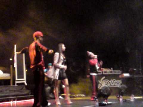 Profilový obrázek - The Man Who Can't Be Moved/Break Even - N-Dubz - Manchester Apollo