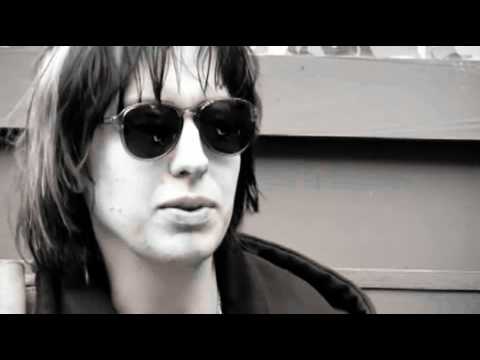 Profilový obrázek - The Strokes Julian Casablancas Interview -Exclusive Video