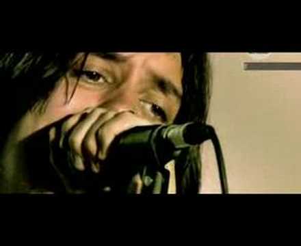 Profilový obrázek - The Strokes - The End Has No End (Live At MTV 2005)