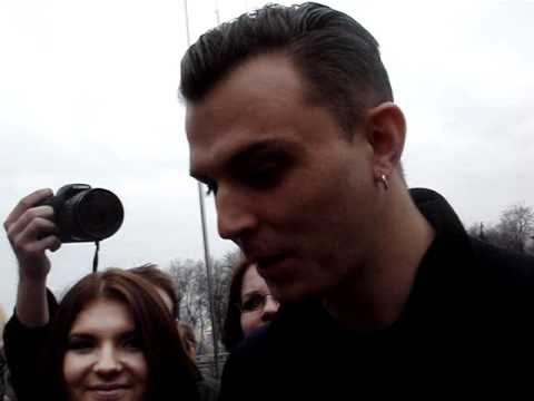 Profilový obrázek - Theo with fans. Kiev. (05.04.11)