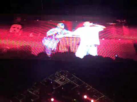 Profilový obrázek - T.I., B.o.B and Ludacris "On Top of the World" performance at Powerhouse in Philadephia