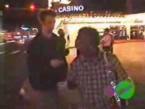 Profilový obrázek - Tom Green talks to  drunk woman in Vegas