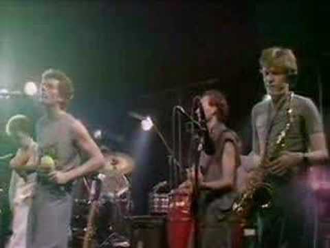 Profilový obrázek - Tom Robinson - Atmospherics: Listen To The Radio (live) 1983