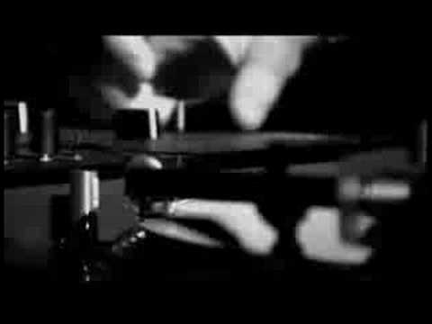 Profilový obrázek - Travis Barker ft. DJAM - Intro/Ring Of Fire (Fix your Face)