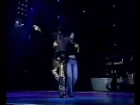 Profilový obrázek - Tribute to Michael Jackson - 'Fade Away' - - Navin Kundra, Rishi Rich & Jay Sean / SimplyBhangra.com