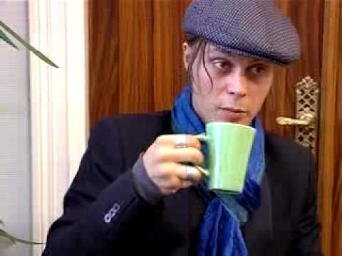 Profilový obrázek - Ville Valo and his famous coffee cup