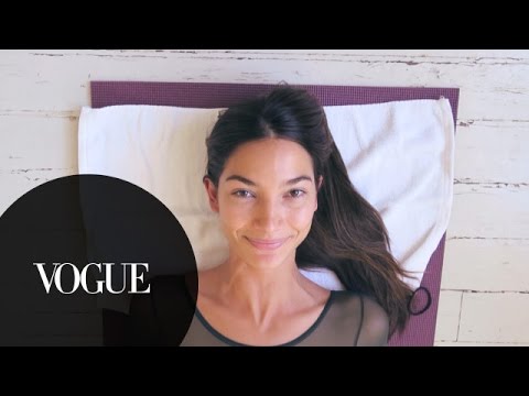 Profilový obrázek - Watch Lily Aldridge Train for the Victoria's Secret Fashion Show - Vogue