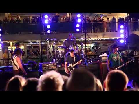 Profilový obrázek - Weezer plays Holiday on the Weezer Cruise !