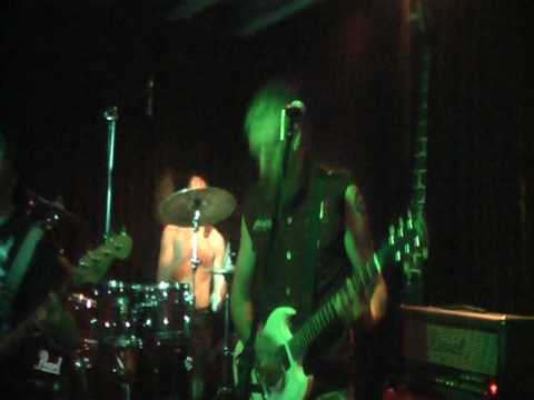 Profilový obrázek - WOODS OF YPRES - "Distractions of Living Alone" live in Ottawa, Ontario.