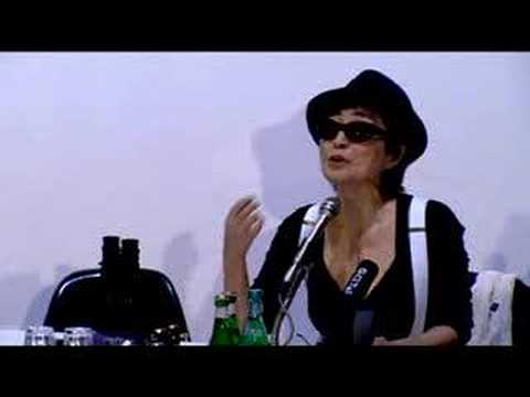 Profilový obrázek - Yoko Ono: 'In Love With Life'