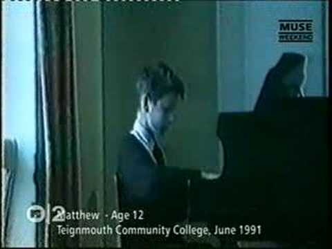 Profilový obrázek - Young Matt Bellamy playing piano